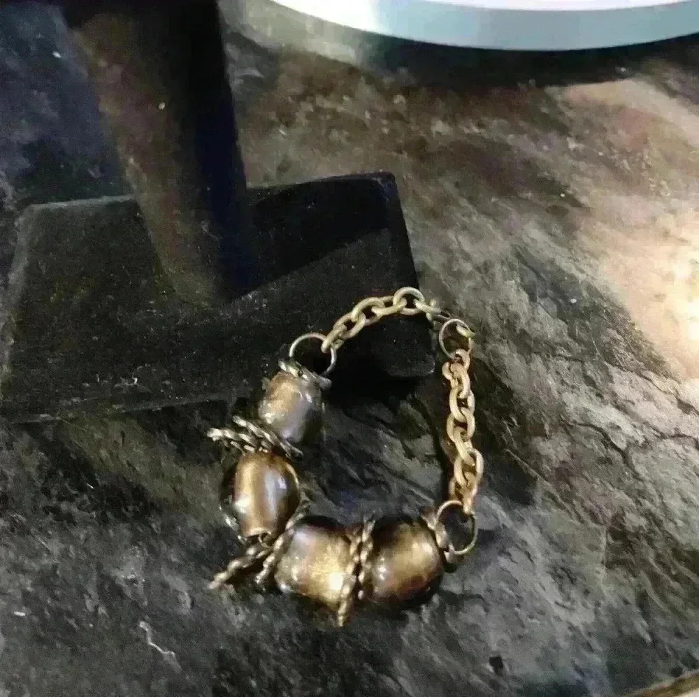 Vintage gold tone with glass bead bracelet